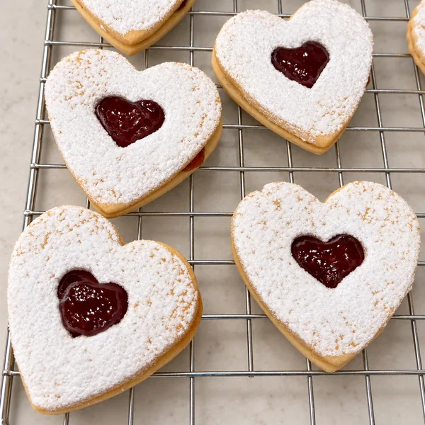 Linzer Augen · Strawberry